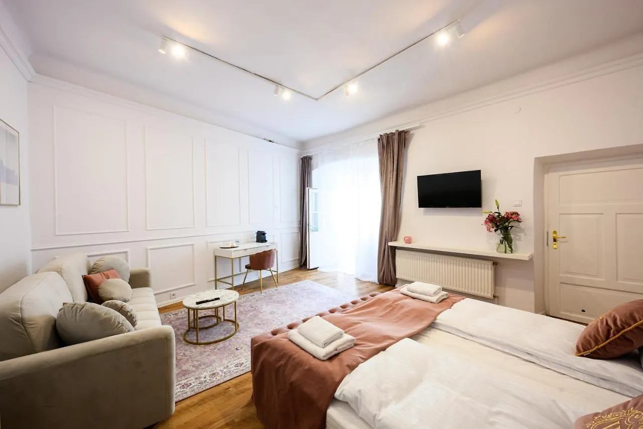 Apart-hotel Wislna Main Square Apartments Cracóvia Polónia